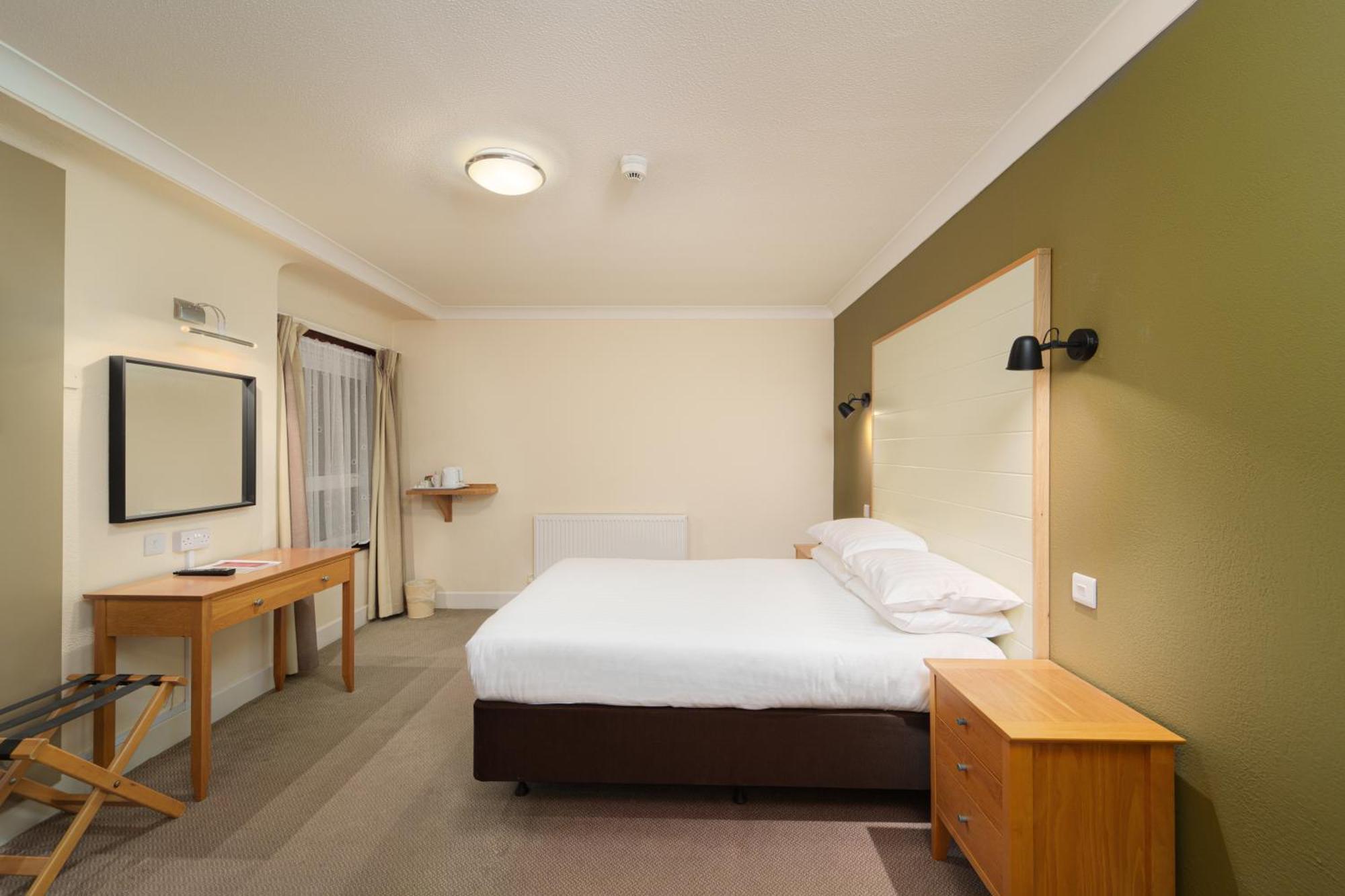 Trouville Hotel By Compass Hospitality Sandown Esterno foto