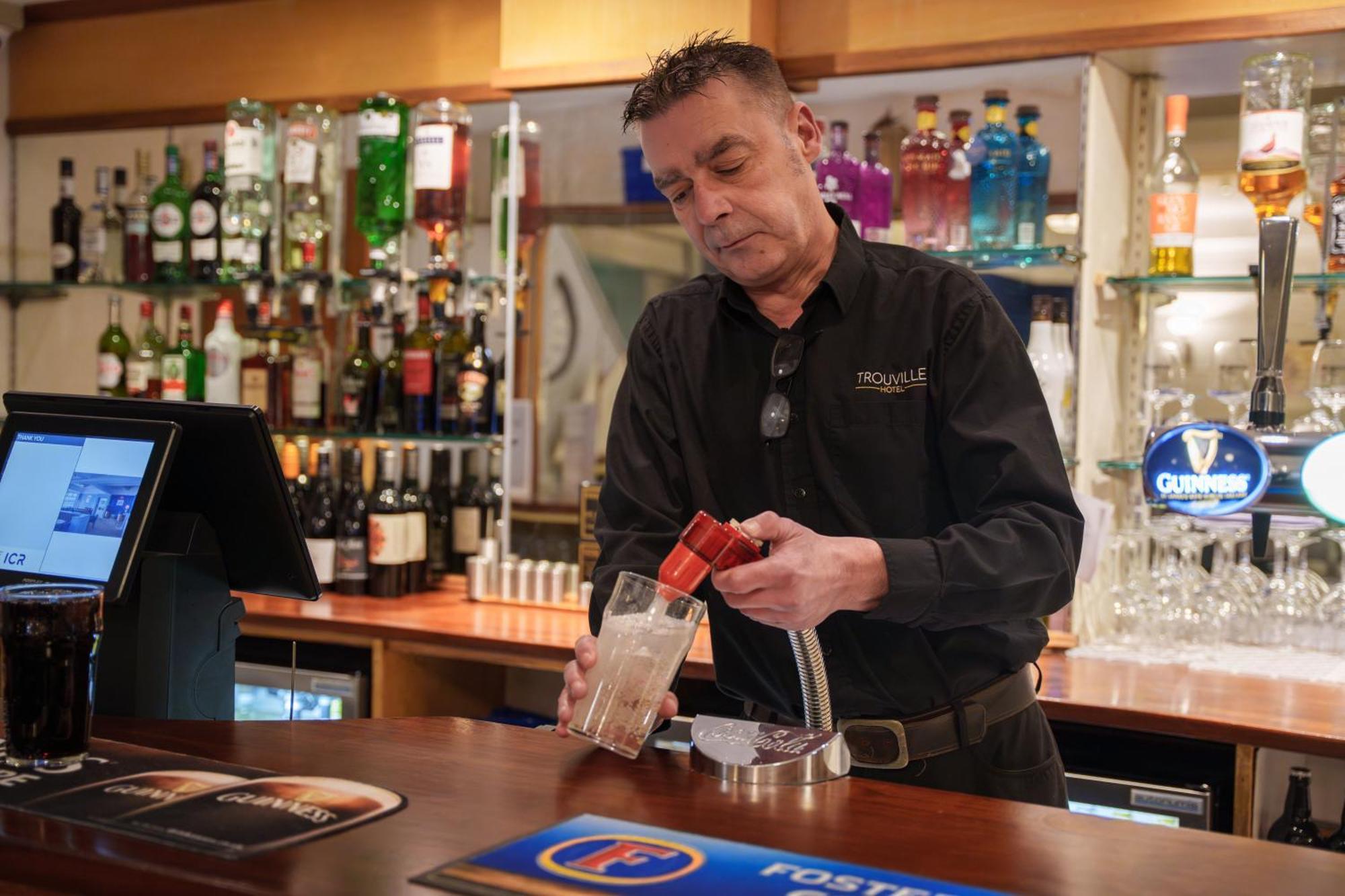 Trouville Hotel By Compass Hospitality Sandown Esterno foto