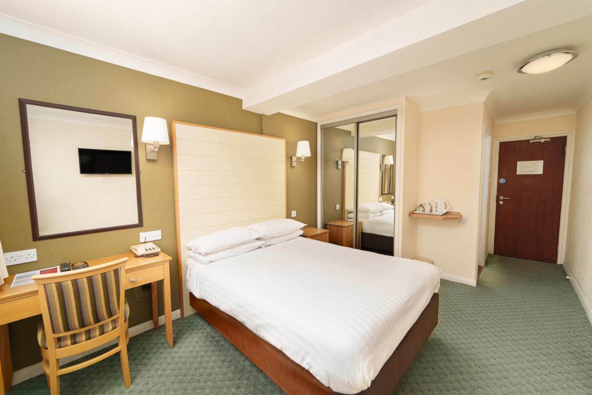 Trouville Hotel By Compass Hospitality Sandown Esterno foto