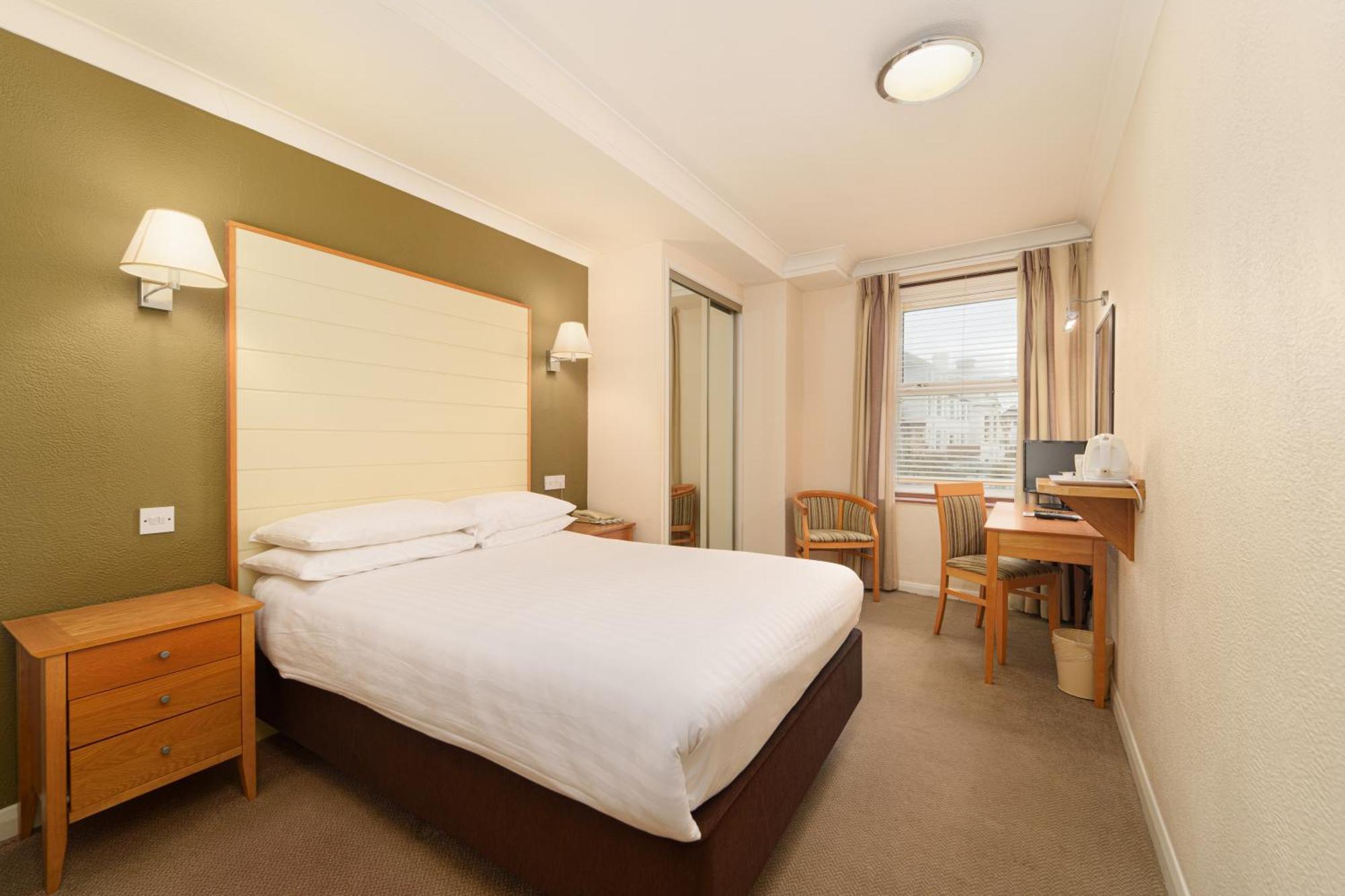 Trouville Hotel By Compass Hospitality Sandown Esterno foto
